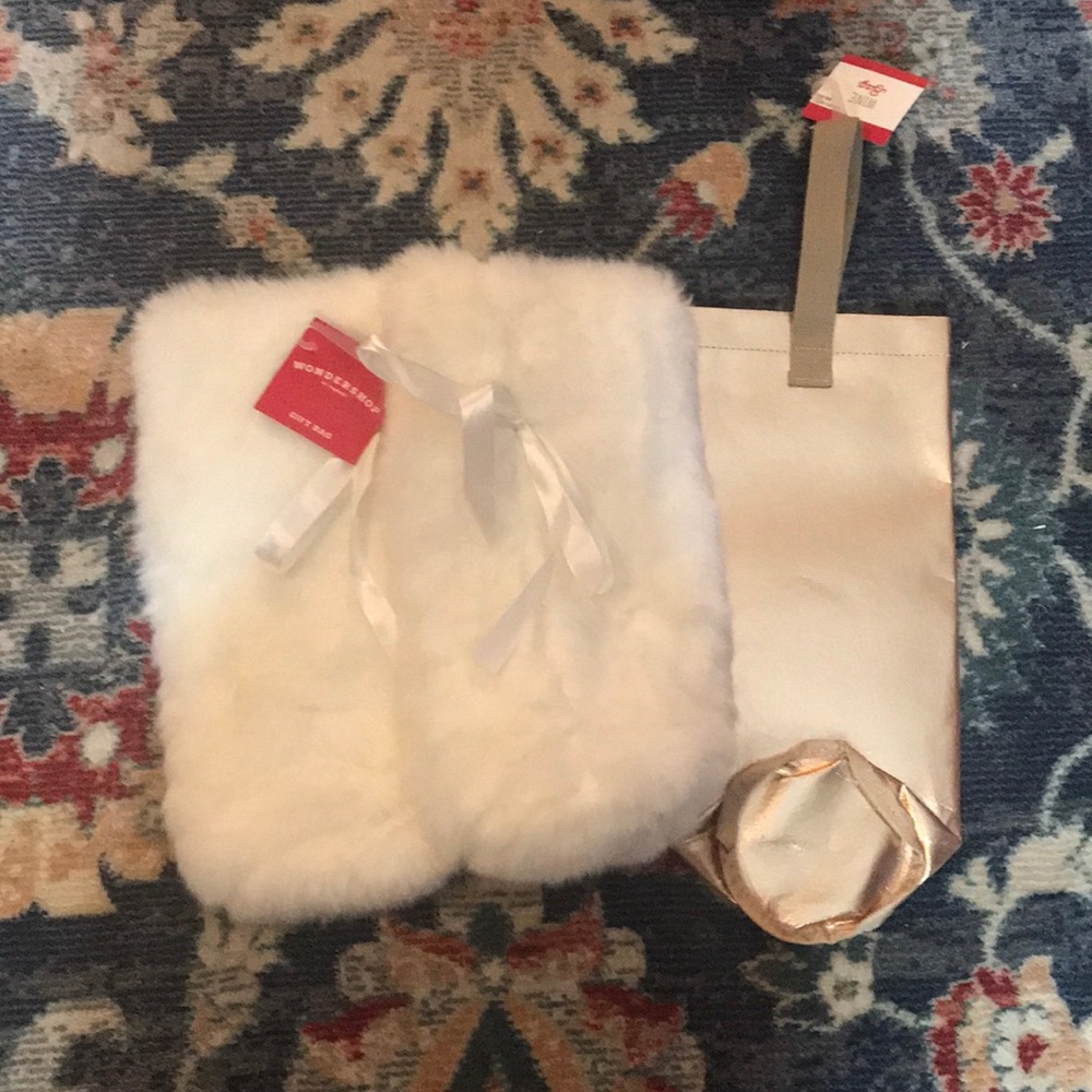 White Faux Fur and Gold Wine Bag Bundle